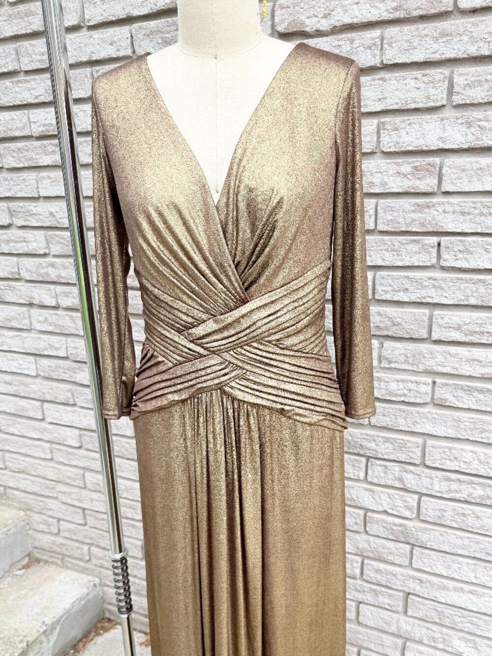 Tadashi Shoji Metallic Gold Ruched V Neck Gown Dress M
